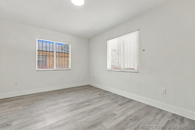 Building Photo - 4952 NW 21st Ave