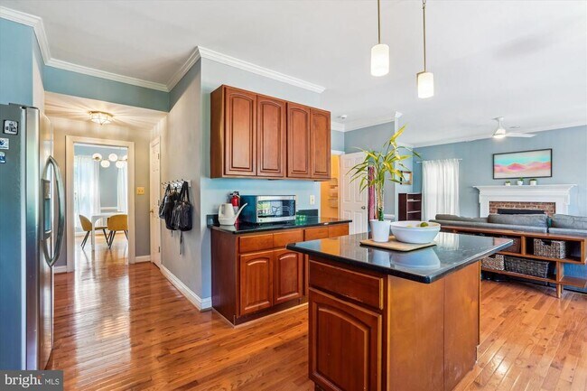 Building Photo - 3913 8th St S