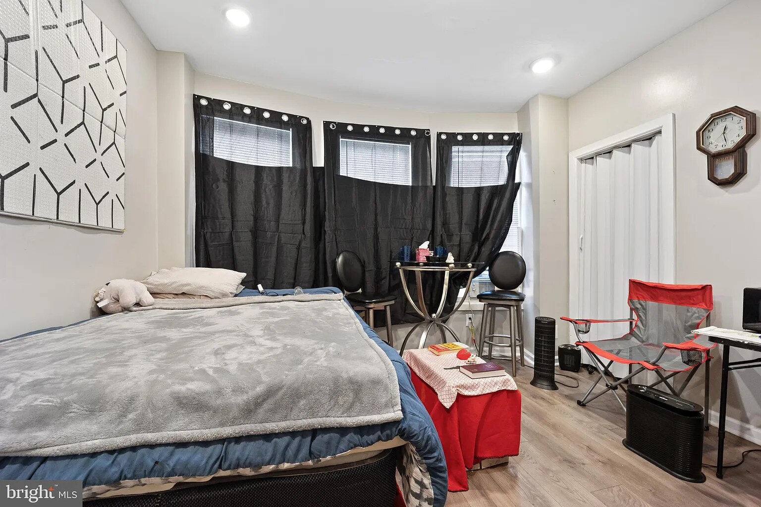 Building Photo - 1610 Dyre St