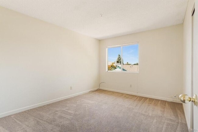 Building Photo - 7 Meridian Cir