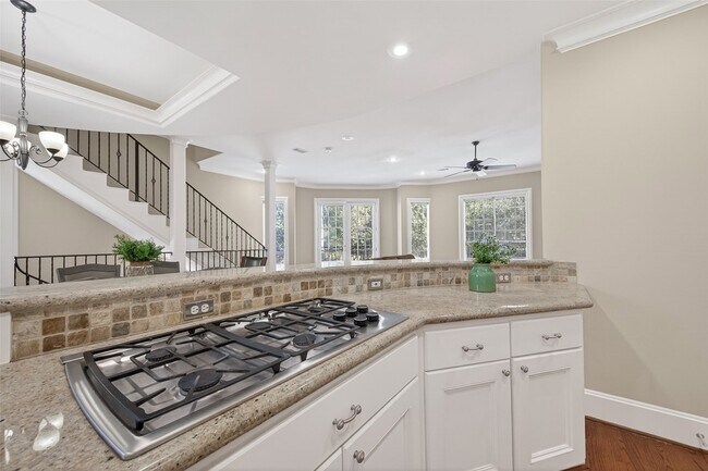 Building Photo - 105 Detering St