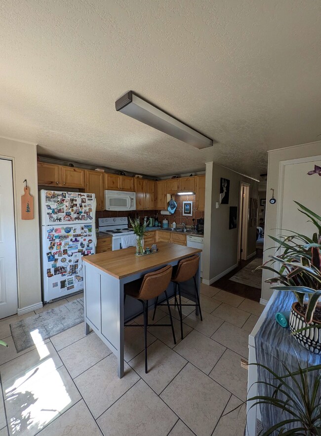 Building Photo - 1201 Pomona St