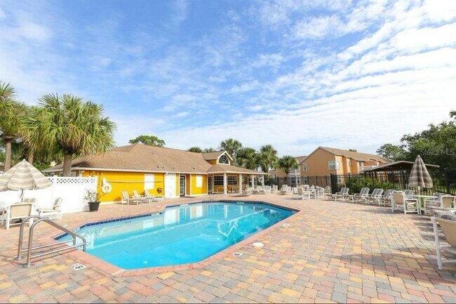 Building Photo - 2492 Sweetwater Club Cir