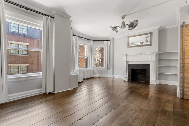 Building Photo - 48 Beacon St