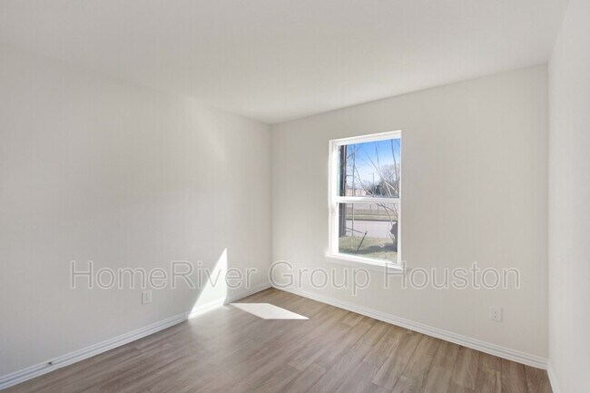 Building Photo - 8201 Garfield St