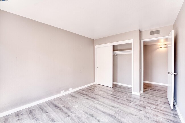 Building Photo - 3815 Harrison St