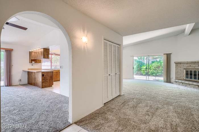 Building Photo - 7551 E La Cienega Dr