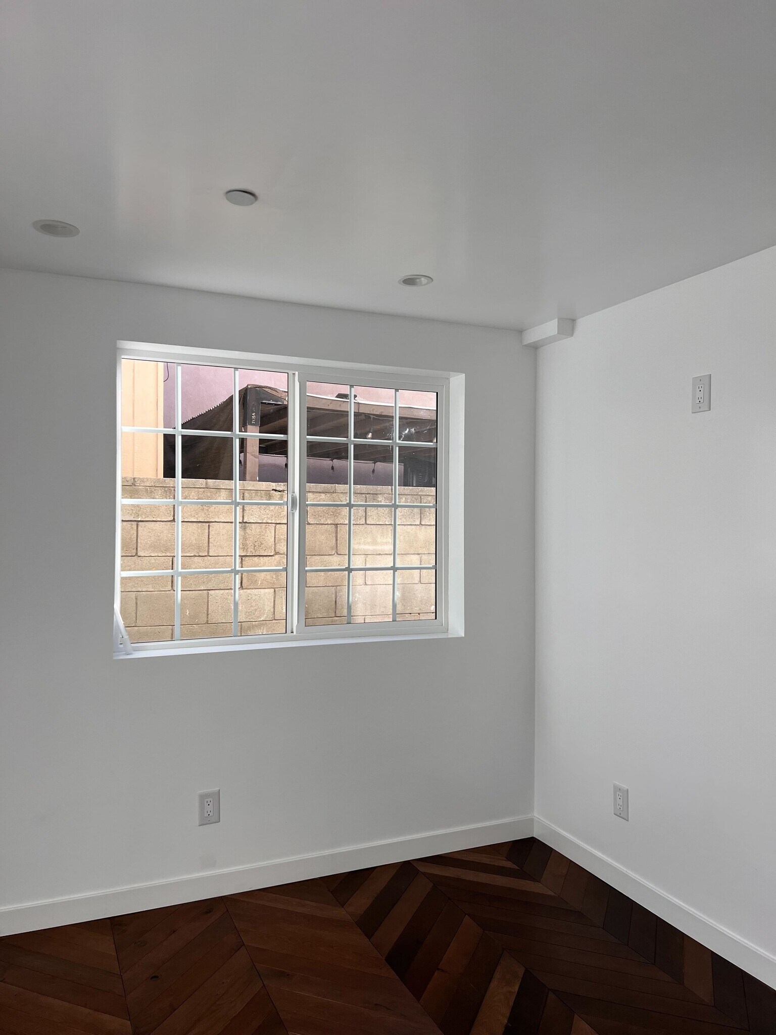 Building Photo - 10312 Buford Ave