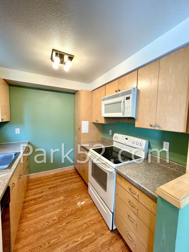 Building Photo - 5959 S 12th St