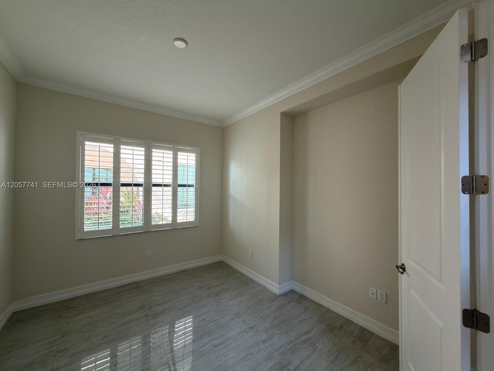 Building Photo - 455 SW 113th Ln