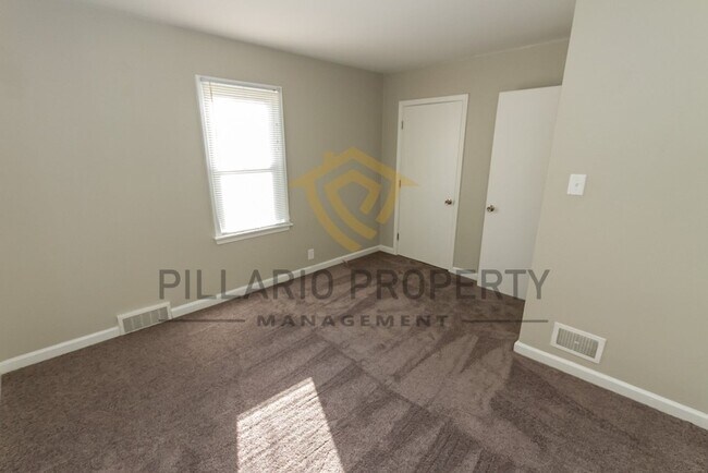 Building Photo - 3 Bed/1 Bath Bungalow near Wes Montgomery ...