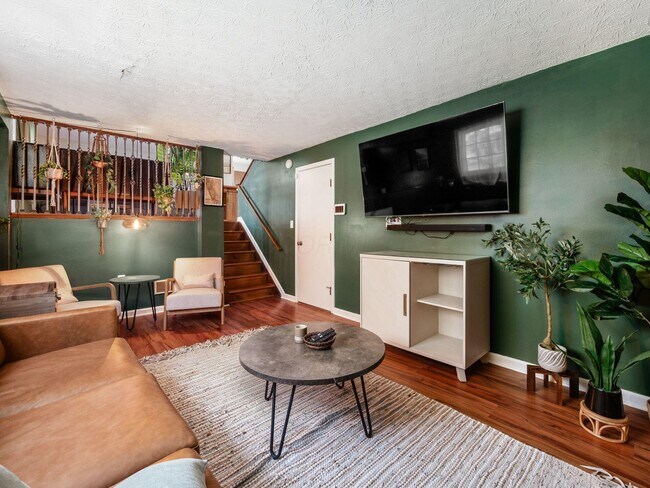 Building Photo - 8346 Seabright Dr