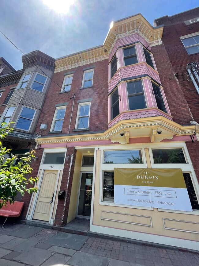 Building Photo - 107 Liberty St.