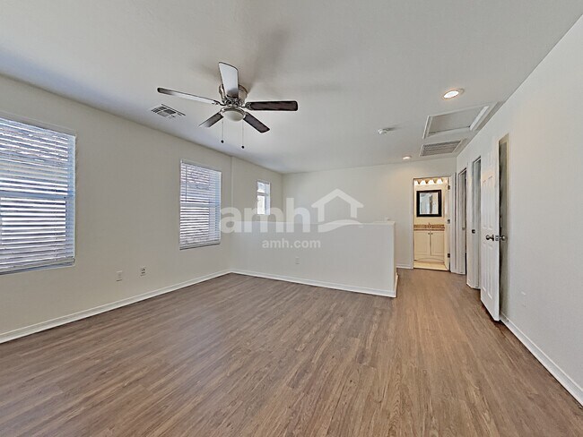 Building Photo - 767 W Paseo Celestial