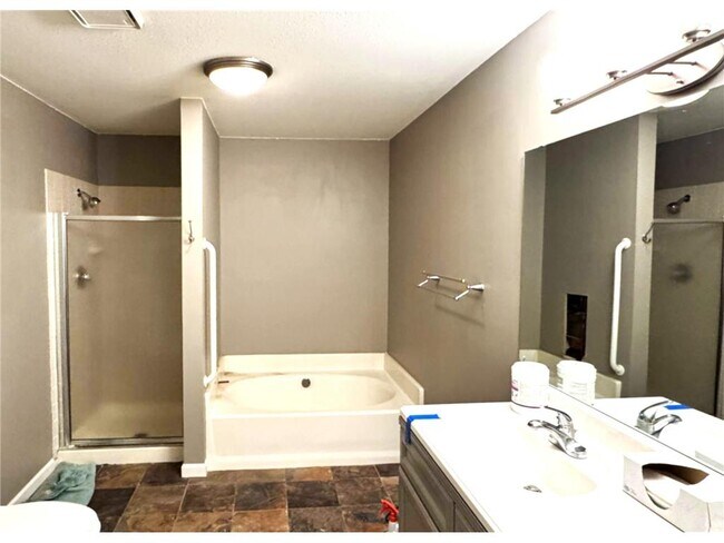 Building Photo - 15565 26th Ave N