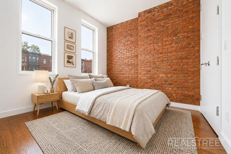 Building Photo - Modern 3 Bed 1.5 Bath in Stuyvesant Hieghts