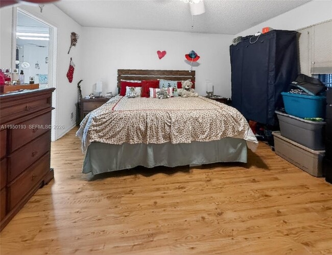 Building Photo - 1000 SW 125th Ave