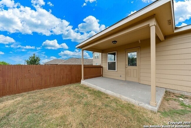 Building Photo - 3 Bedroom/2 Bath Silver Canyon Subdivision