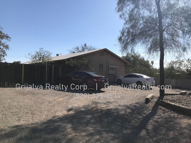 Building Photo - 3256 E Blacklidge Dr