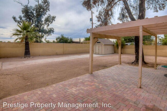 Building Photo - 4 br, 2 bath House - 4656 E 14th St