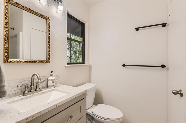 Building Photo - 402 Wood Bine Dr