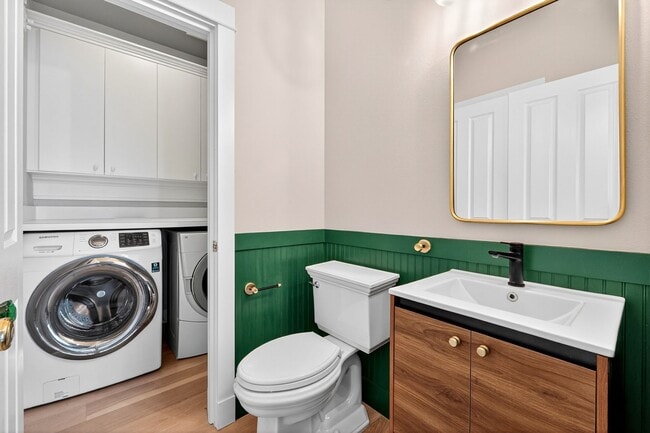 Building Photo - Charming Capital Hill Craftsman Home in Ideal Location!