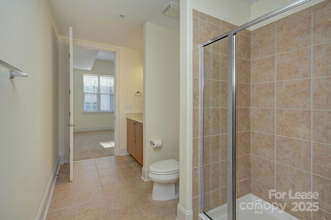 Building Photo - 4625 Piedmont Row Dr