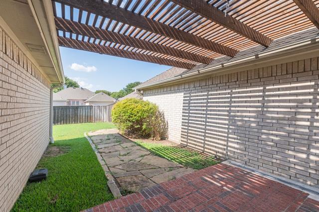 Building Photo - 1316 Lochness Dr