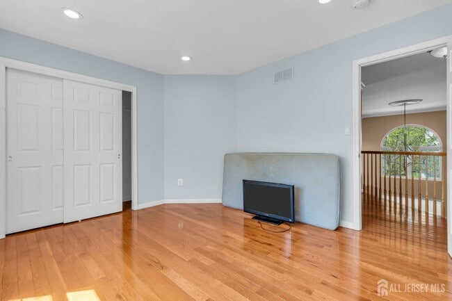 Building Photo - 1 Johnson St