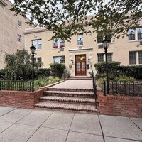 Building Photo - 3022 Wisconsin Ave NW