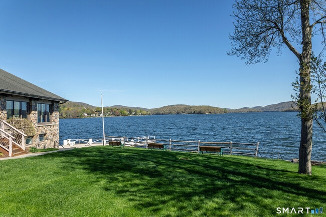 Building Photo - 10 Sunset Trail