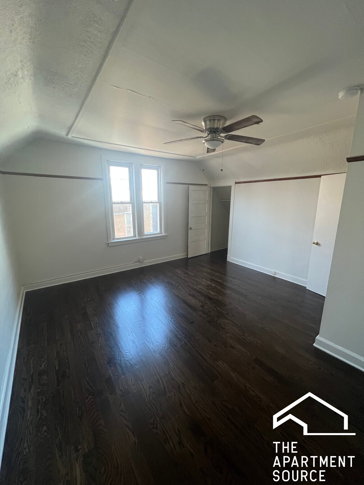 Building Photo - 3135 N Oakley Ave