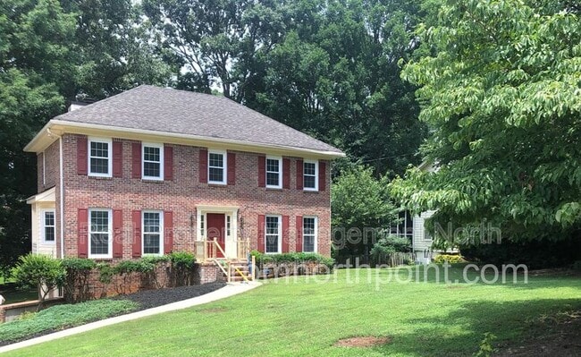 Primary Photo - 1565 Maple Ridge Dr