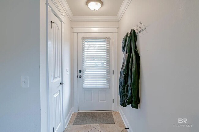 Building Photo - 10 Breydon Ct