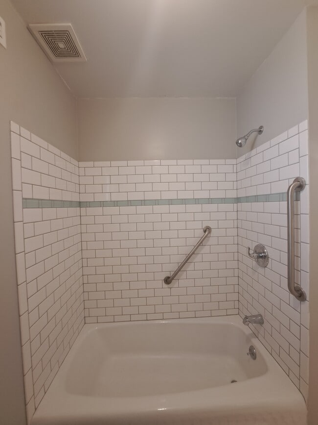 Building Photo - 775 S 2100 E