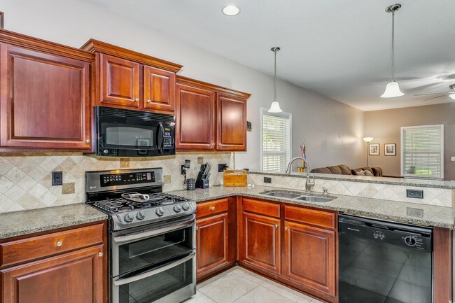 Building Photo - Four Bedroom with Outdoor Kitchen in Shalimar