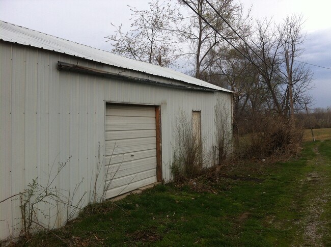 Building Photo - 510 E Lake St
