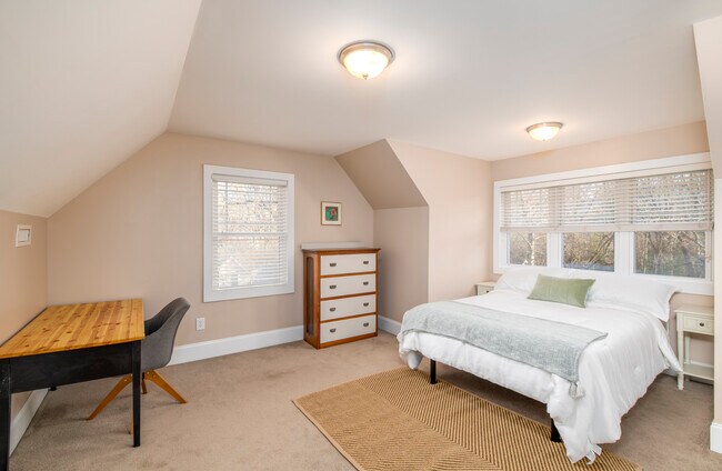 Building Photo - 106 Walnut St