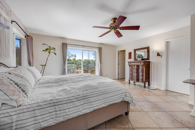 Building Photo - 323 Bodmer Ln