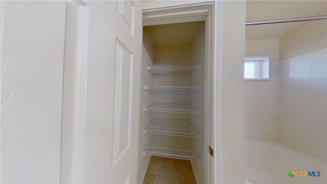 Building Photo - 1105 Burgess Dr