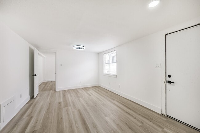 Building Photo - 4605 Norhill Blvd