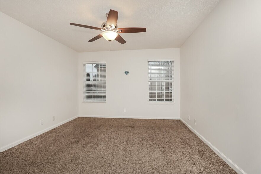 Building Photo - 3128 Sherborne Ct