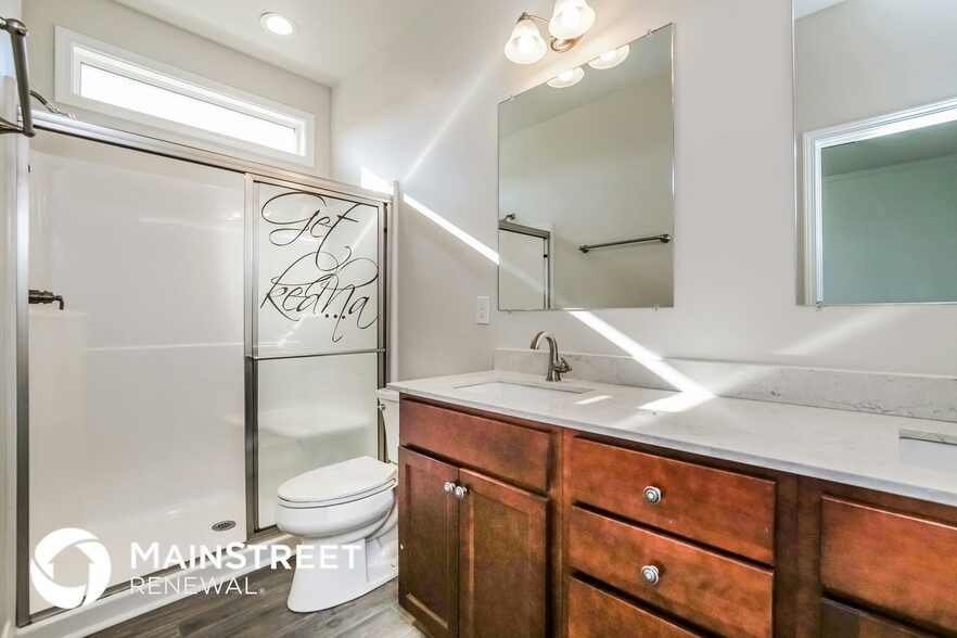 Building Photo - 187 Day Lily St