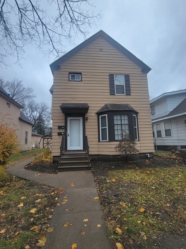 Building Photo - NEW - Duplex for RENT