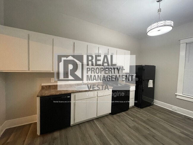 Building Photo - 3016 Ridge Ave