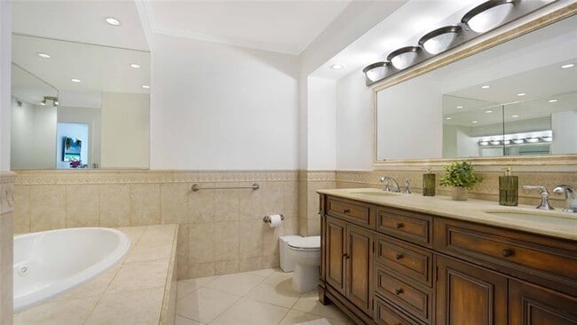 Building Photo - 3430 Galt Ocean Dr