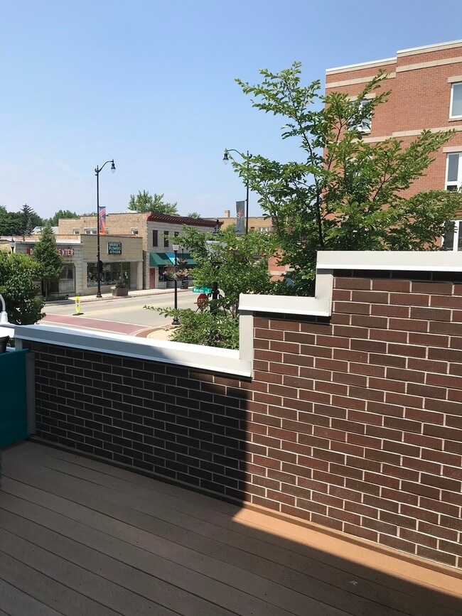 Building Photo - 5041 Warren St