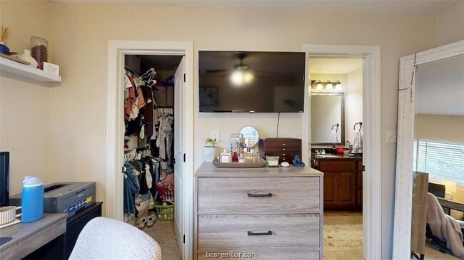 Building Photo - 458 Chimney Hill Dr