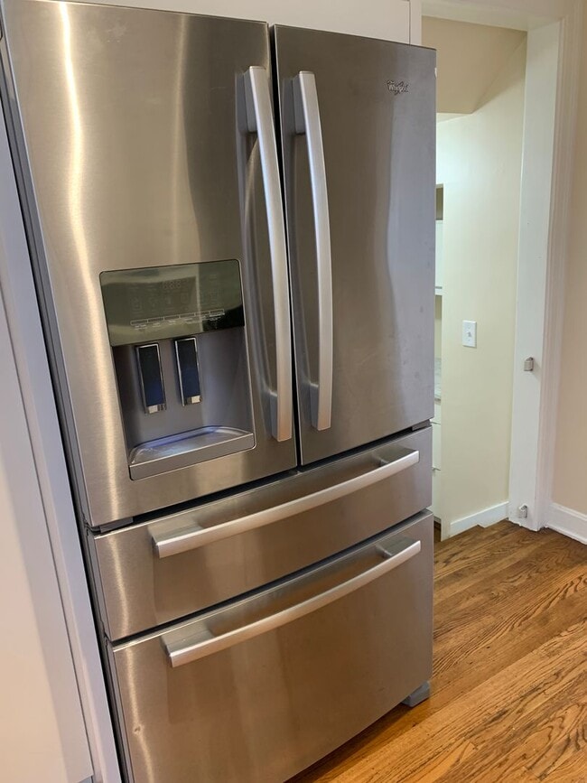 Building Photo - Seneca Gardens