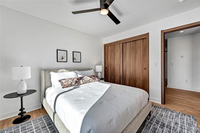 Building Photo - 1102 Emilia Ave